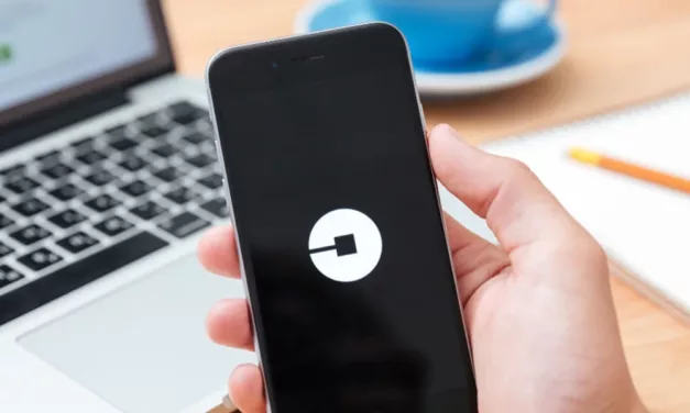 Uber increases minimum age for Californian driver